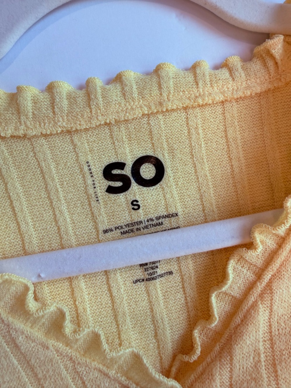 SO Yellow Ribbed Button-Front Crop Top with Ruffle Trim - Picture 2 of 5